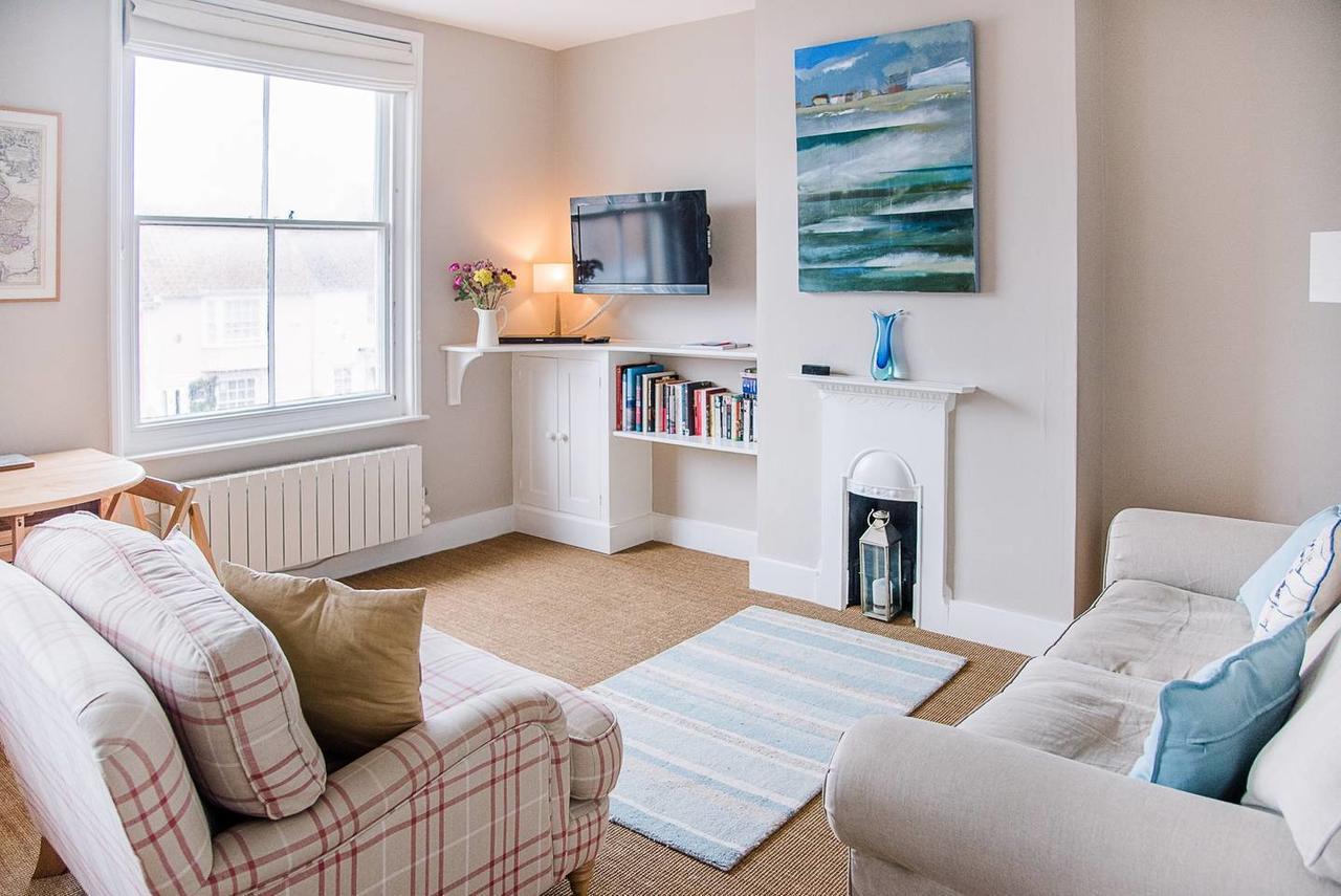 Serendipity, Aldeburgh - An Apartment On The High Street! Extérieur photo